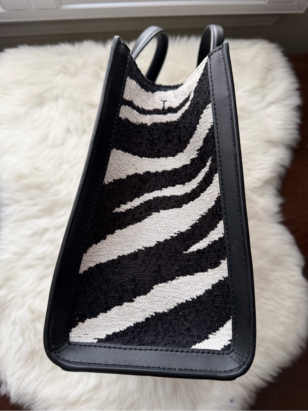 New ! kate spade Black & White Zebra Print Tote - Picture 5 of 9